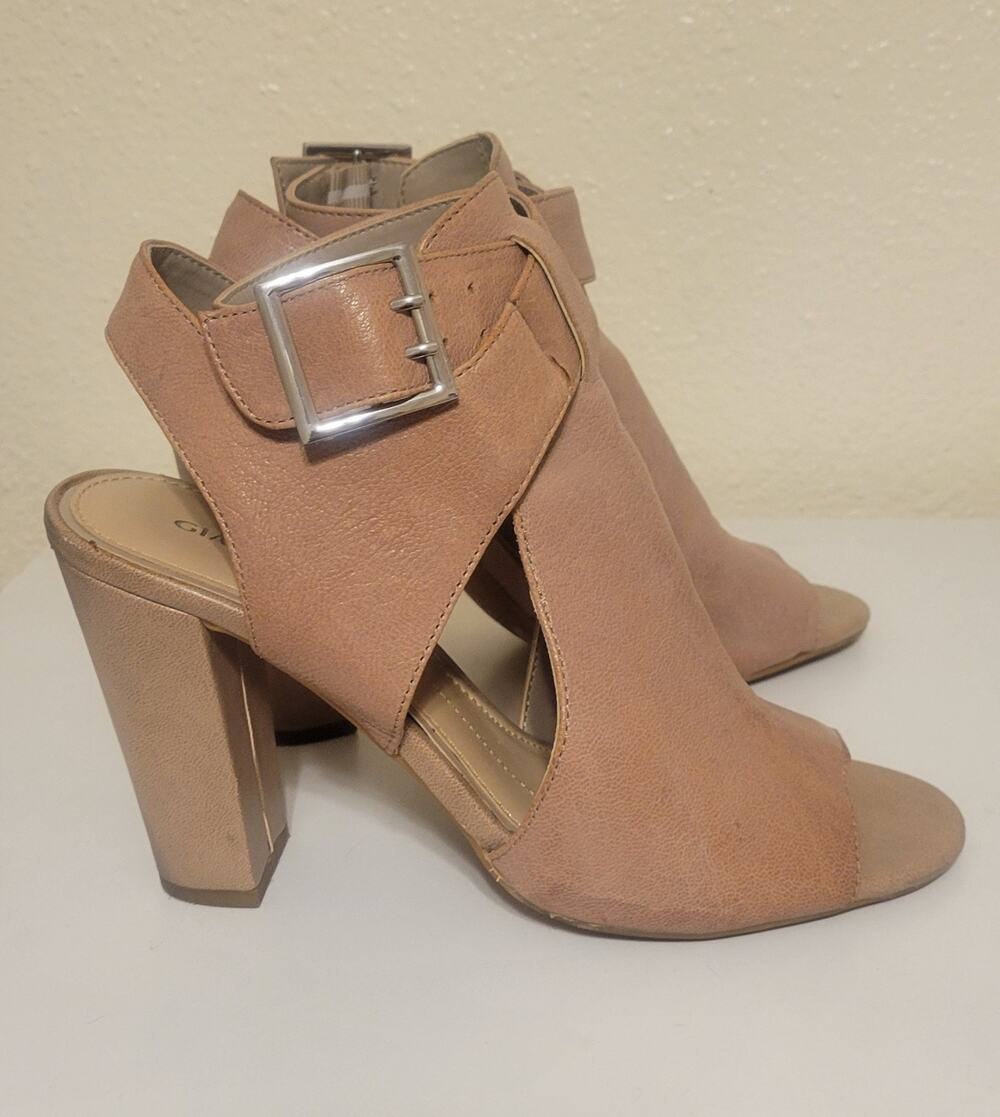 Gianni Bini Womens 8.5 Nude Peep Toe Block Heel Sandals Ankle Strap